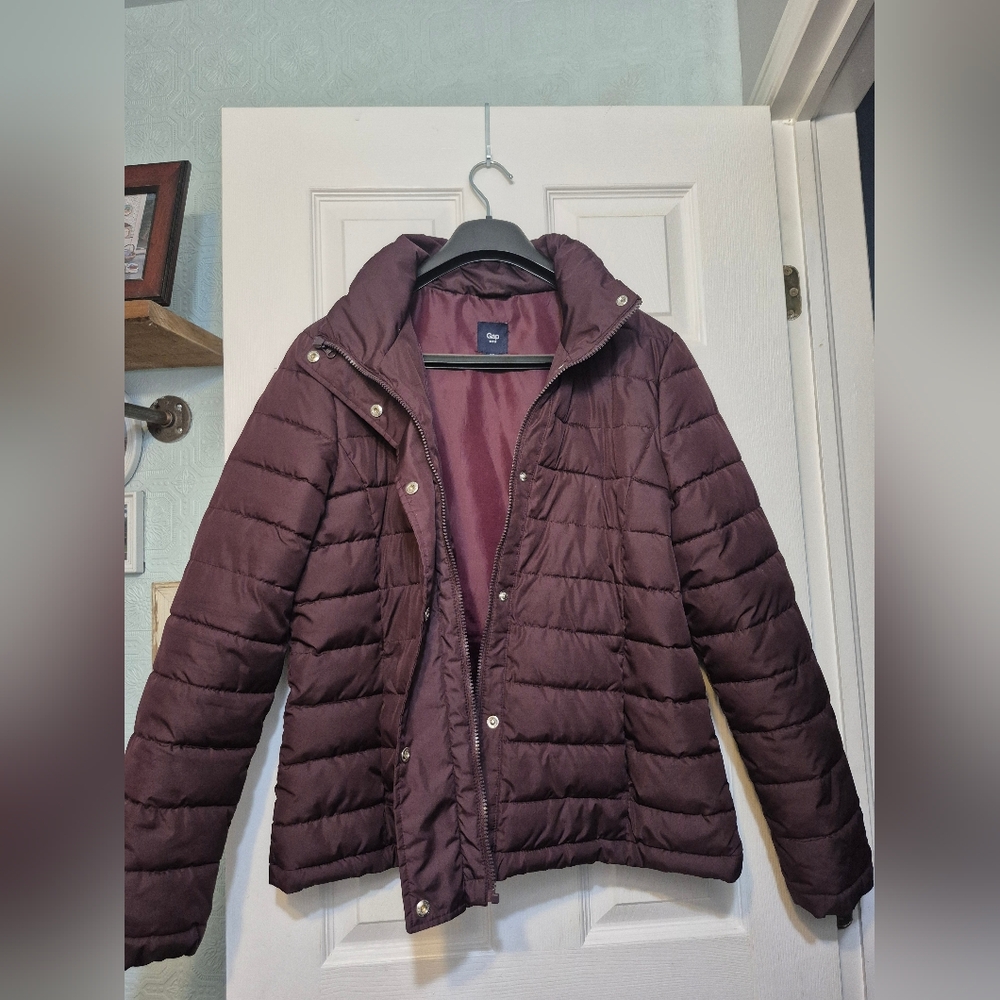 GAP XL (fits like large) puffer coat. Merlot color, recently Washed. Gorgeous.